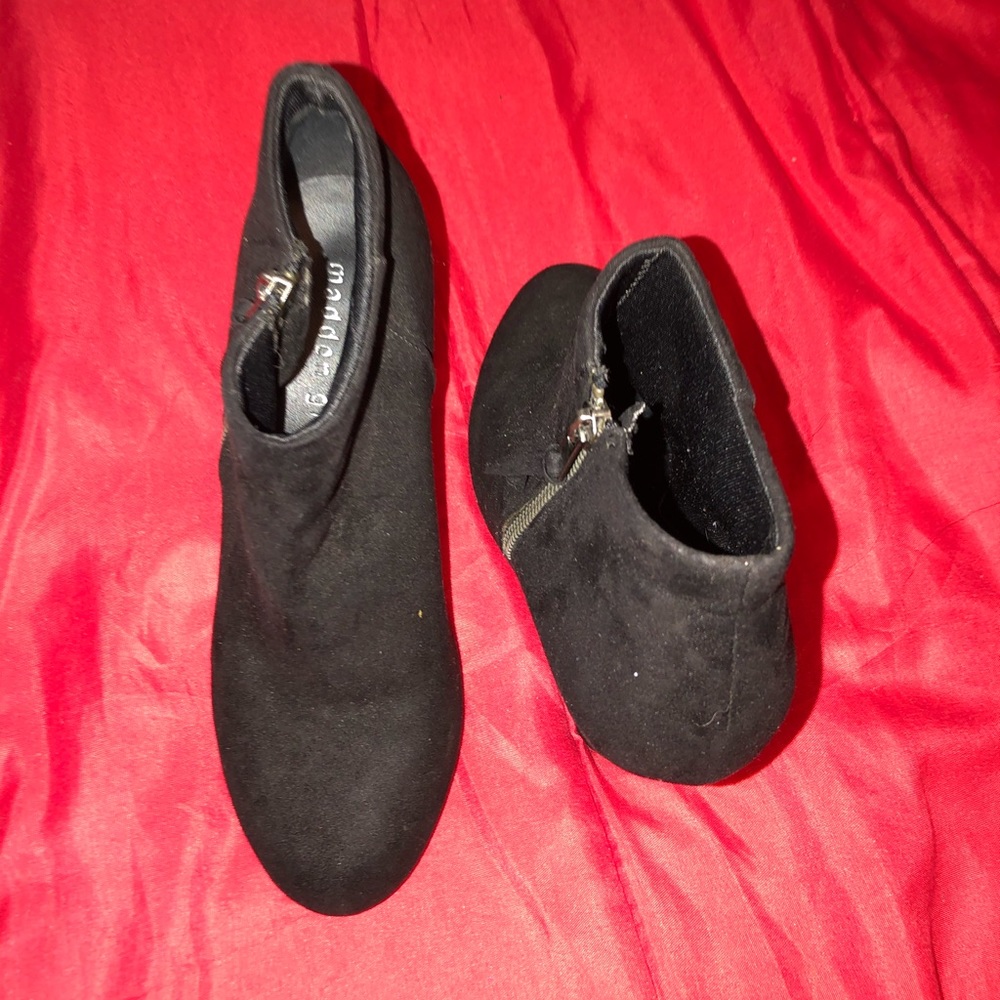 Shoes - Picture 3 of 3